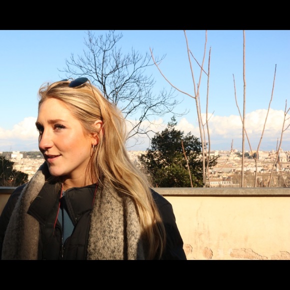 Meet your Posher, Emma - Picture 1 of 1